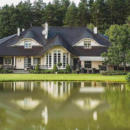 Hubertus Dwor Mysliwski Opole Buitenkant foto