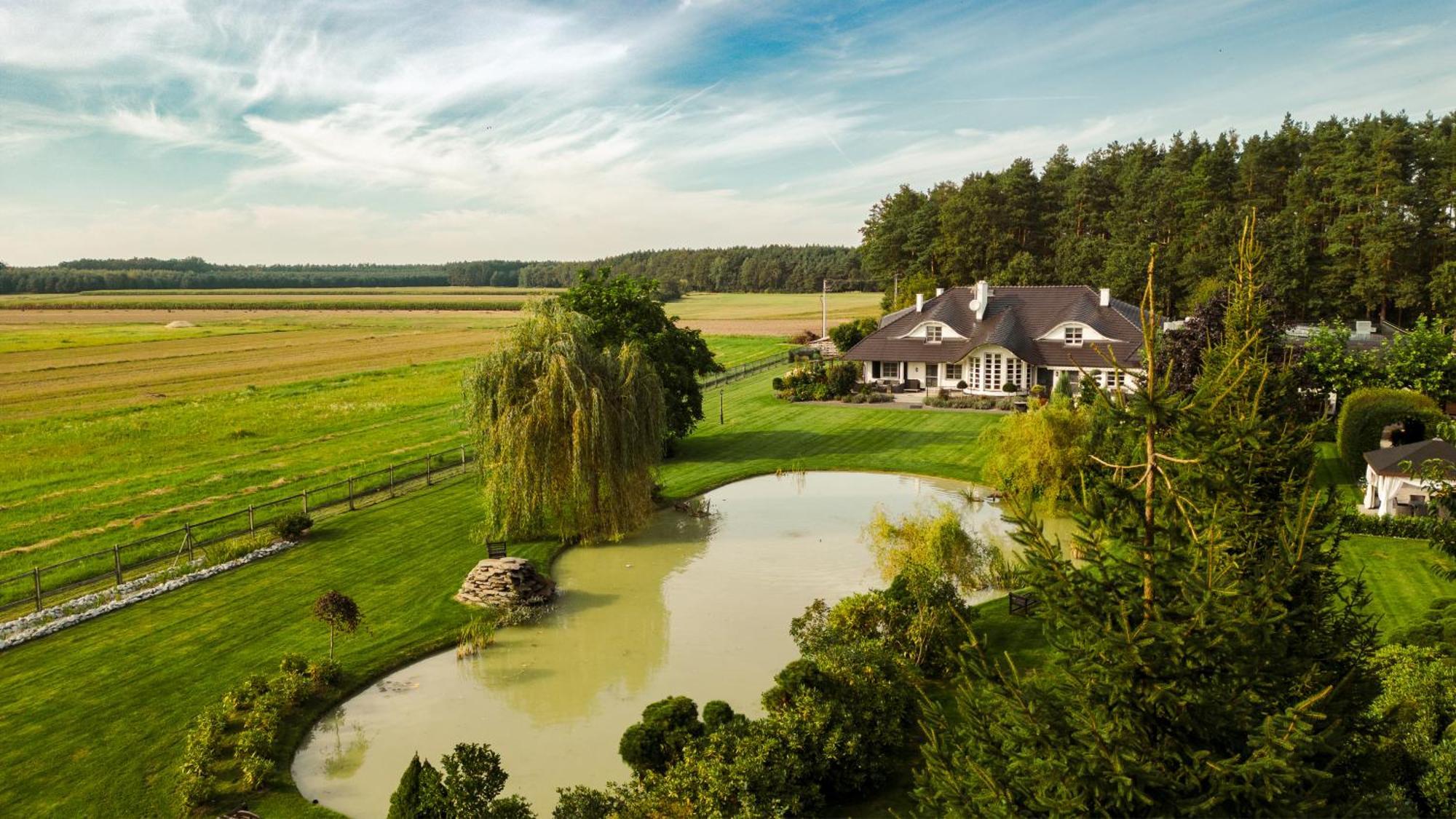 Hubertus Dwor Mysliwski Opole Buitenkant foto