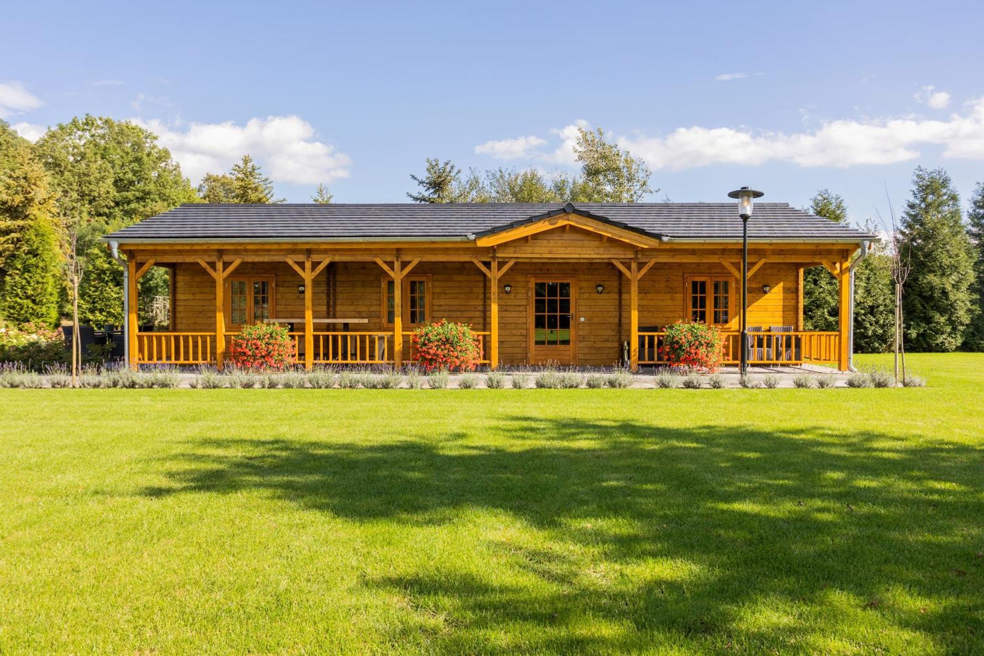 Hubertus Dwor Mysliwski Opole Buitenkant foto